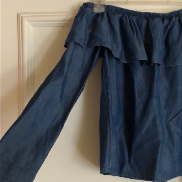 Off the shoulder top - Picture 2 of 4